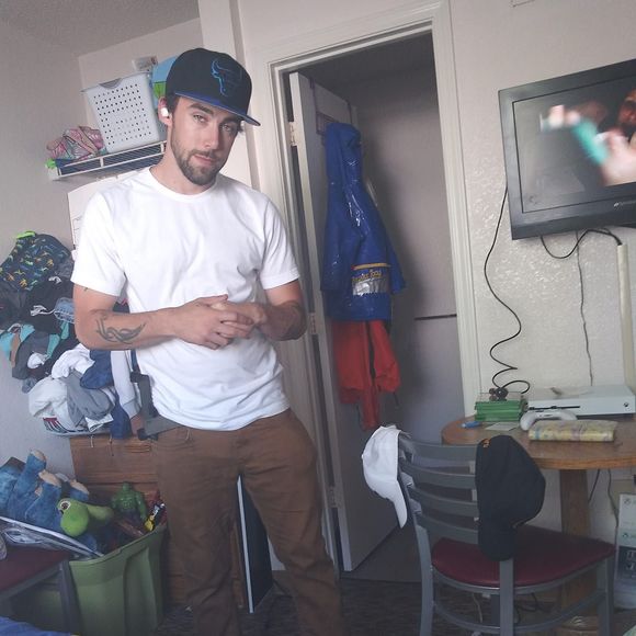 Meet your Posher, Hunt - Picture 1 of 1